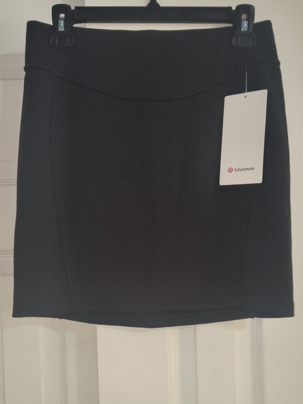Lululemon Scuba High-Rise Mini Skirt Black Size M - Picture 3 of 6